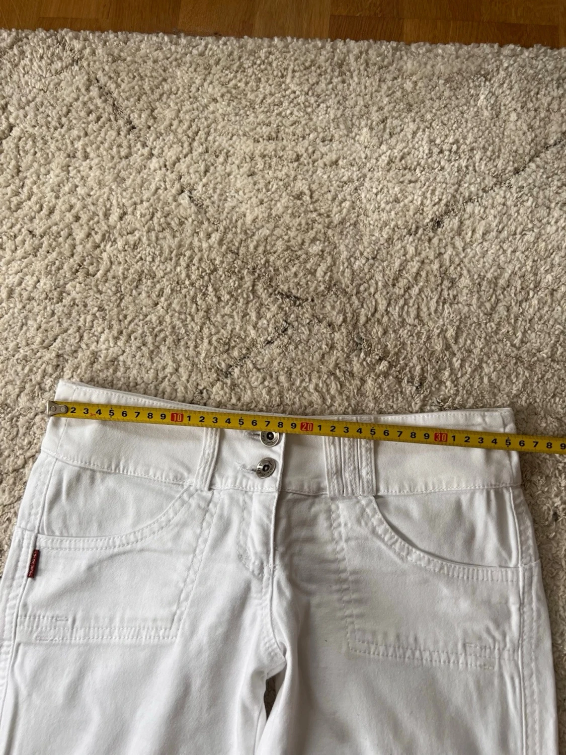 Vita lågmidjade utsvängda jeans - 2