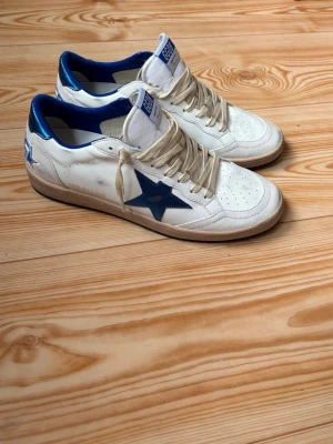 Golden Goose ballstar (kan bytas) - Helt nya. Priset säger sig själv. Endast skorna ingår och vid frågor hör av er!