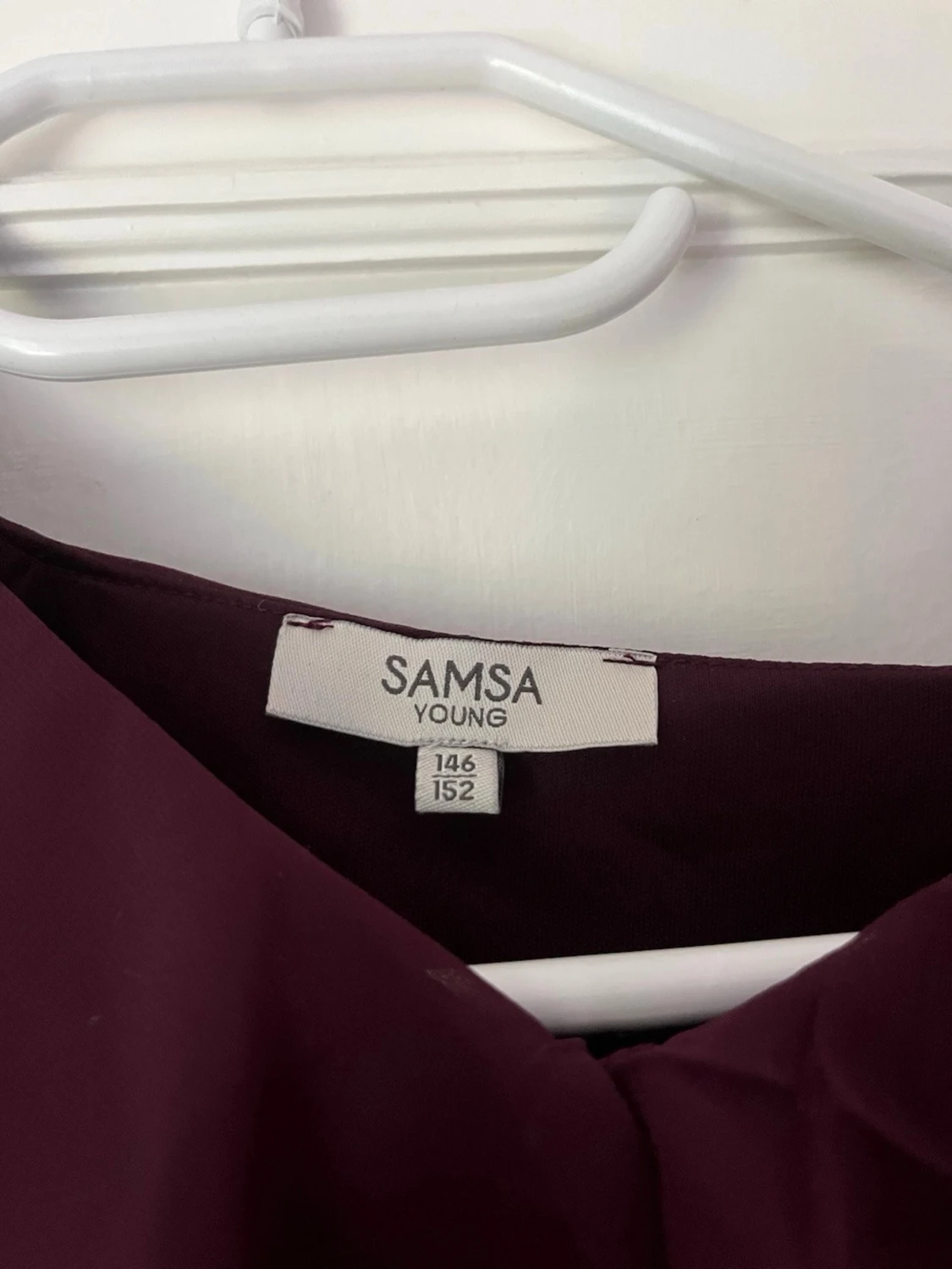 Vinröd blus med volang från SAMSA - 1
