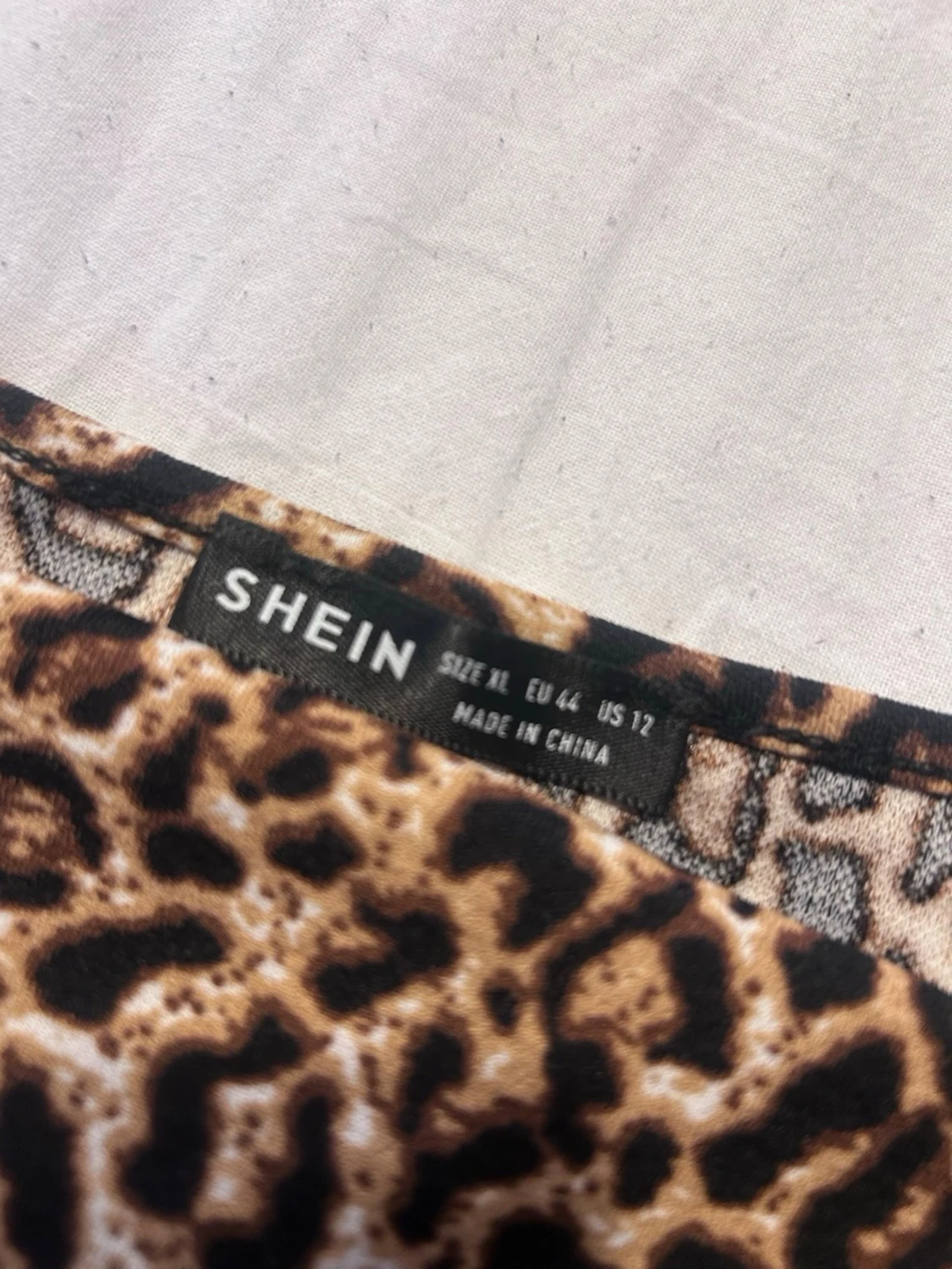 Leopardmönstrad linnetopp från SHEIN - 1