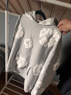 Grå Denim tears hoodie - Nästan helt oanvänd