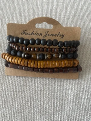 5st trendiga armband men träkulor - 5st trendiga armband men träkulor