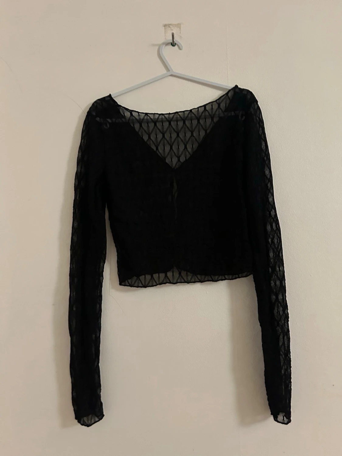 Svart mesh topp med spetsdetaljer - 1