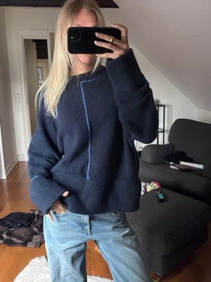 Mörkblå oversized stickad tröja - Stickad marinblå tröja 