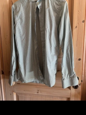 Skjorta  - Fin skjorta som är i ett mycket bra skick
