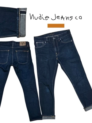 Nudie Selvedge - Säljer dessa Nudie Selvedges knappt är använda! Dom har stor potential för feta fades🔥Storlek: W30 L30 Modell: Lean Dean Dry True Selvage                     Tveka inte på att höra av dig om du har frågor eller vill ha fler bilder😁