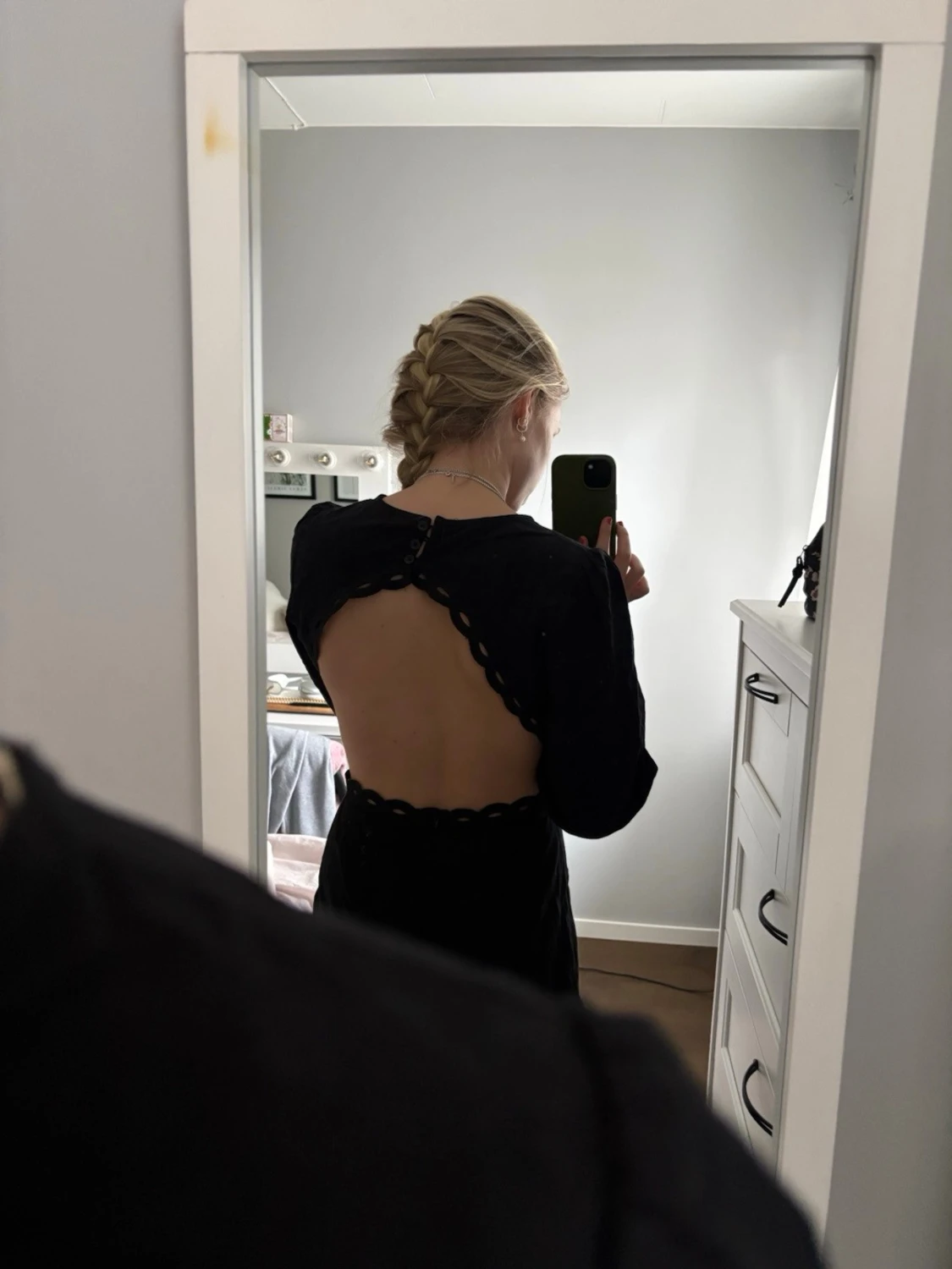 Svart klänning, prislapp kvar! - 2