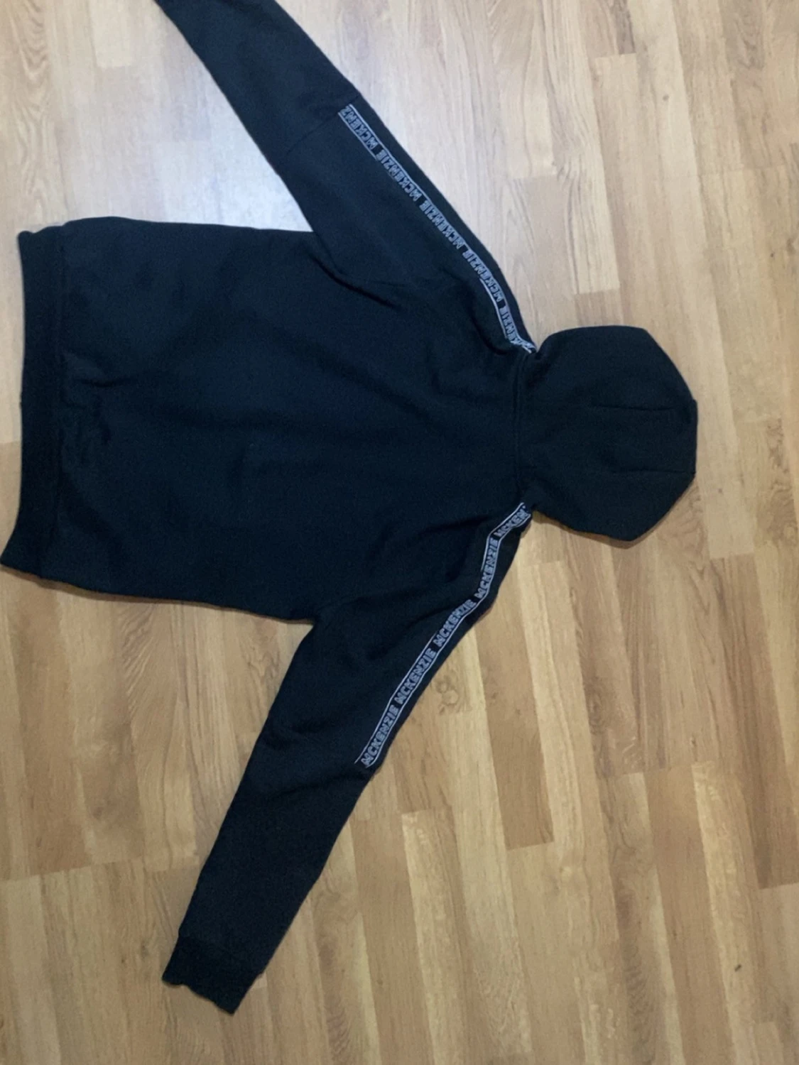 Svart hoodie från mckenzie - 1