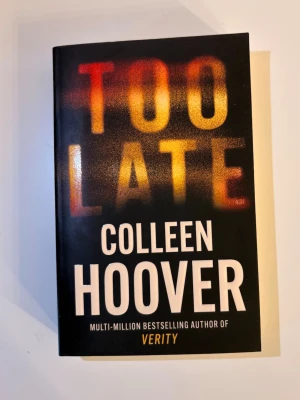 Too late, booktok, böcker - Perfekt skick, oanvänd, köptes för 189kr, möts ej upp. 