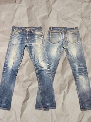 APC SELVEDGE JEANS - Ett riktigt snyggt par apc jeans i selvedge. Inga defekter och ser helt nya ut. Priset är diskutabelt 