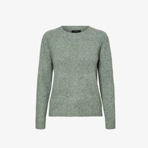 Stickad VeroModa Tröja - Jätte skön stickad tröja i bra skick! Köpt för 300kr, säljer pga att jag inte använder den. Skriv privat för egna bilder!💕💗