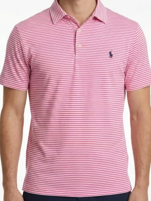 Ralph Lauren - Storlek M - Ralph Lauren pikétröja Storlek M – nyskick. Rosa/vit randig med klassiska Polo-loggan. Väldigt stilren och perfekt till sommaren. Hör av dig vid intresse/frågor. Först till kvarn! PRIS KAN DISKUTERAS!