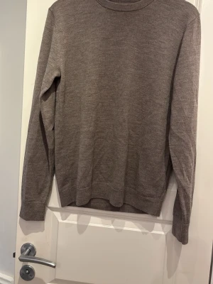 Crewneck från These glott days  - Tröjan är använd 1 gång inga skador eller defekter den är som helt ny från butik.