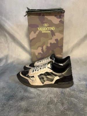 Valentino Rockrunners - Valentino Rockrunners!! || Nypris ~ 8000kr Vårt pris ~ 1299kr || Äkthetsbevis finns! || Allt OG medföljer! || Bara att höra av sig vid funderingar!!🙌 || 