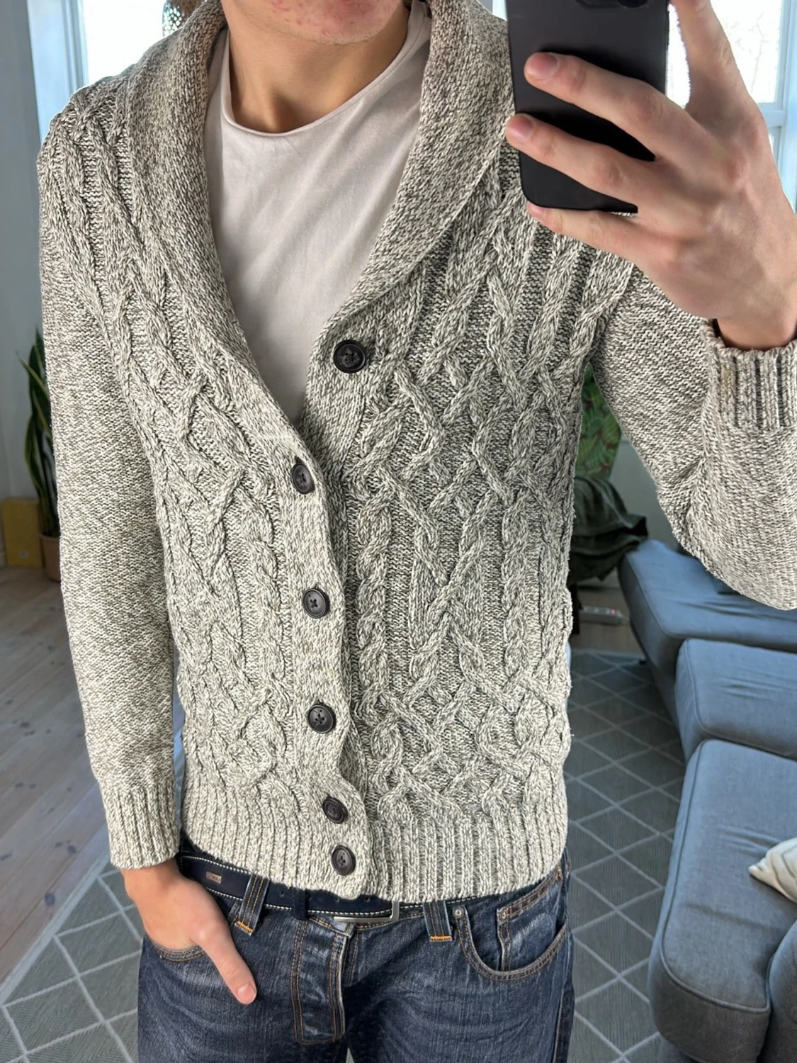 Stickad cardigan grå
