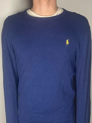 Ralph Lauren tröja - Säljer en riktigt snygg och trendig Ralph Lauren tröja i fint skick, storlek L, vid frågor är det bara att skriva //Gramenti