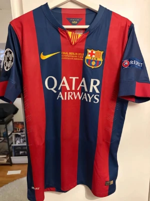 FC Barcelona matchtröja Nike - FC BARCELONA tröja helt ny utan noppar utan något smuts.
