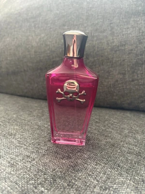 Police Potion Love for her parfym  - PRISET KAN DISUTERAS!!!!!                              Police Potion Love for her parfym i 100ml, parfymen är använd men i bra skick. 