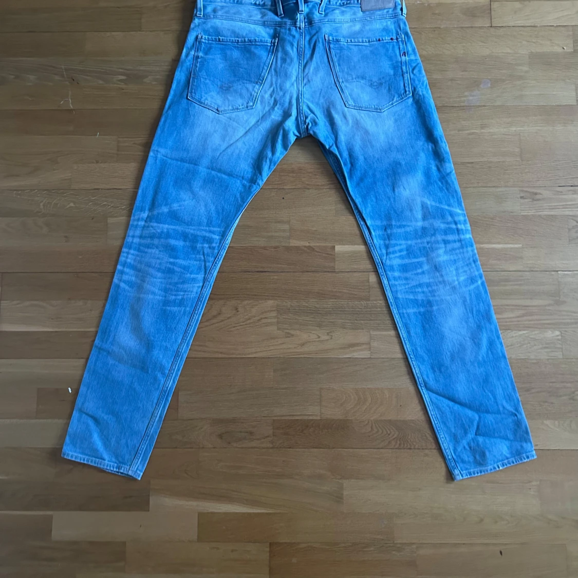 Ljusblåa replay jeans - 1