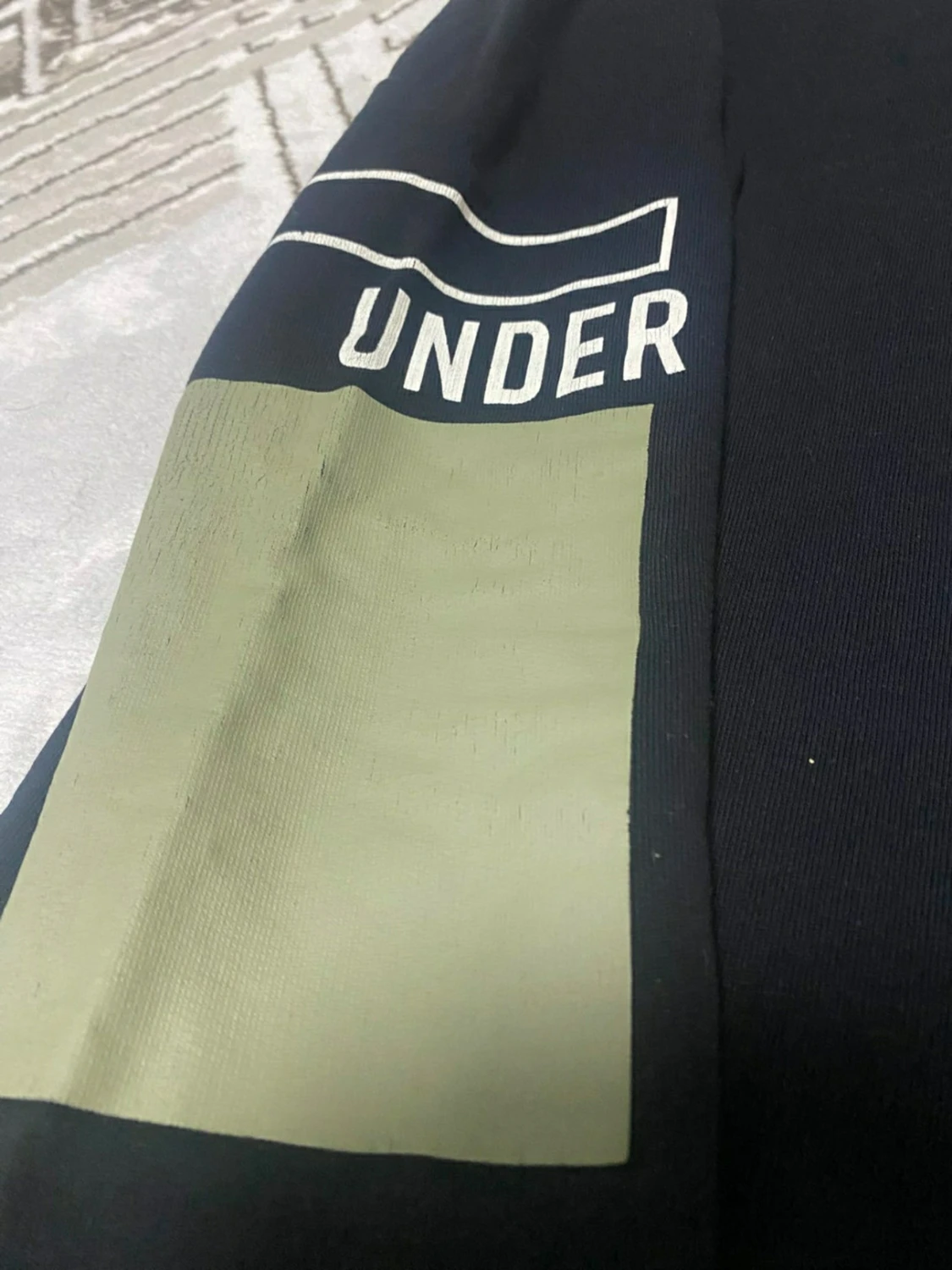 Svart sweatshirt med tryck UNDERGROUND - 4