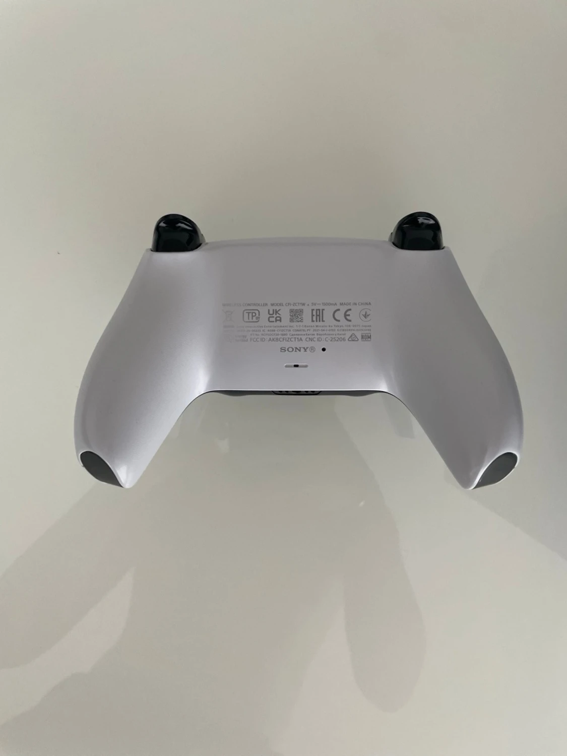 PlayStation 5 med handkontroll - 5