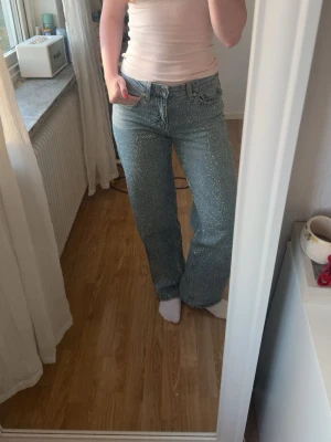 Jeans - Superfina glitter jeans från Zara nypris 860kr