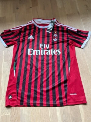 Zlatan Ibrahimovic AC Milan Fotbollströja Retro Vintage - Zlatan Ibrahimovic AC Milan Fotbollströja Retro Vintage