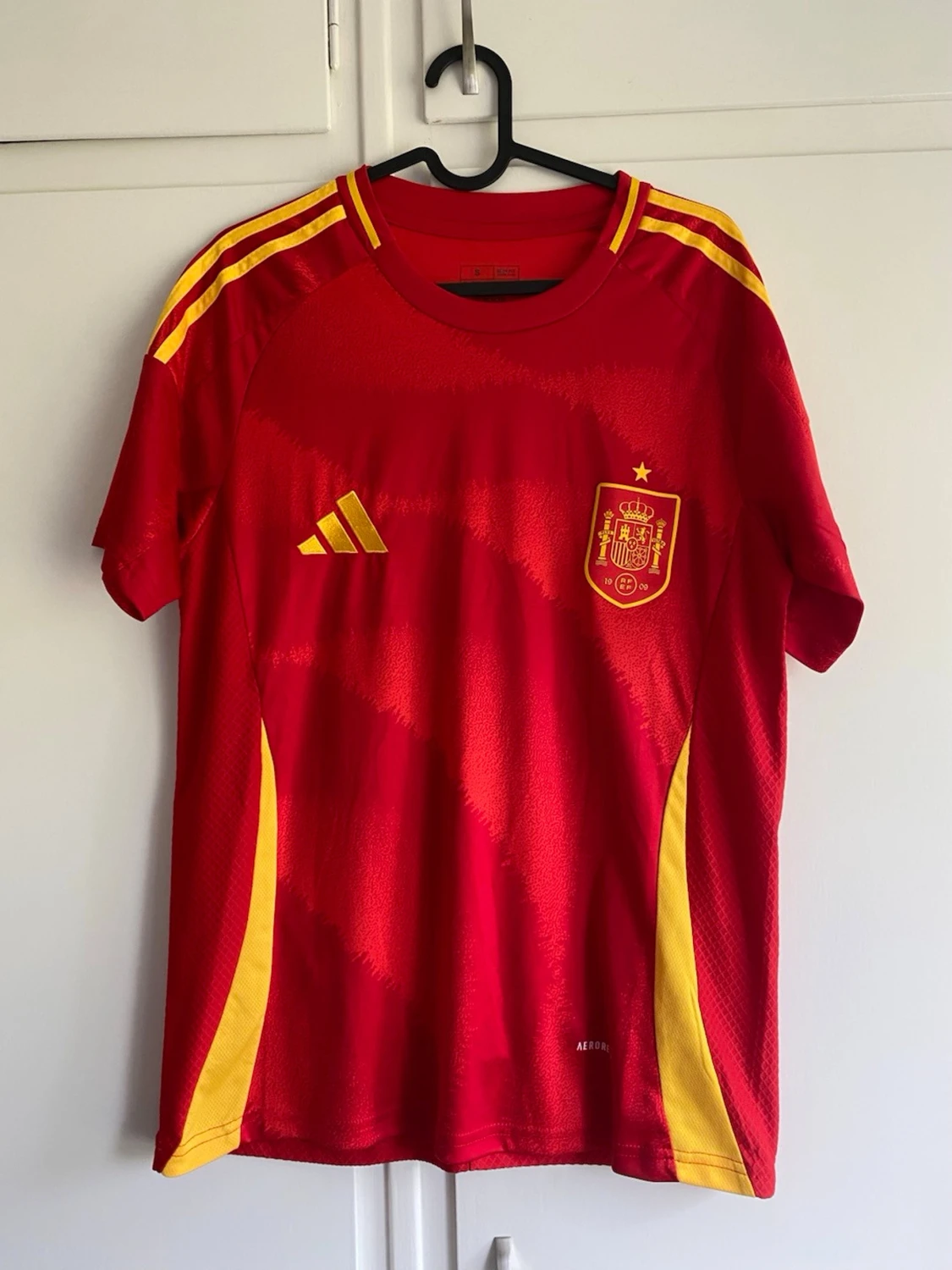 Spaniens fotbollströja röd/gul