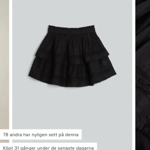 Volangkjol  - Bild från förra plick ägaren 📸 Kjolen är knappast använd och i jätte bra skick. Tveka inte att skriva för övriga frågor💗