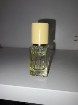 Parfym ifrån caia - Obs! Lite använd 15 ML