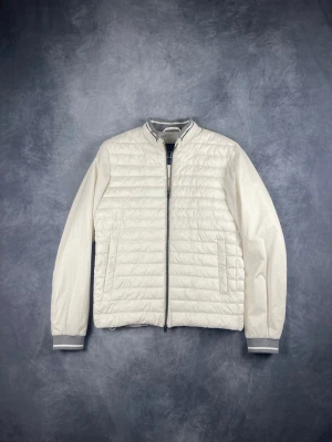 Herno Cardigan - Skick:9/10, som ny. | Ingår: Endast jackan. | Nypris: +- 7000 SEK. | Storleken är 50.