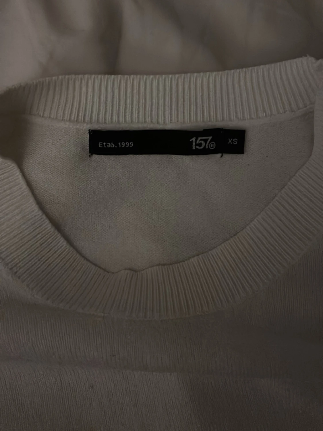 Vit långärmad tröja i basic stil - 2