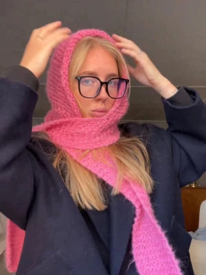 Balaclava - Handstickad balaclava i rosa färg💘