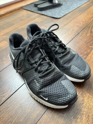 Svarta Nike gympaskor sneakers - Svarta Nike gympaskor sneakers