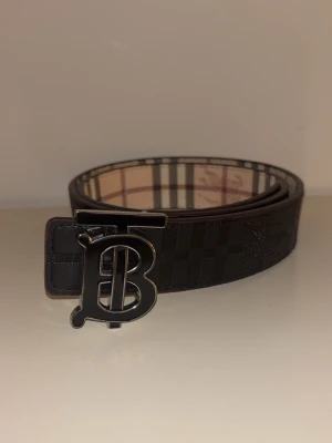 Burbery Reversible Bälte - Som ny, pris kan diskuteras