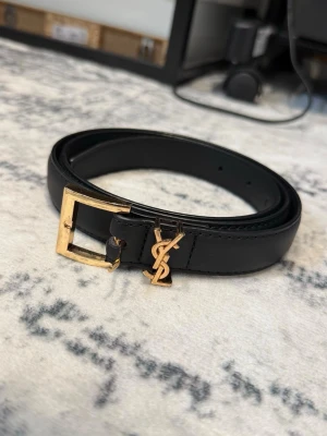 YSL black belt 105cm - Its just like new, with no signs of use! Feel free to ask me questions. We buy and sell original only ❤️🥰