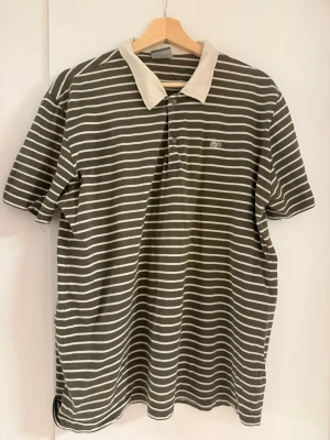 Vintage Lacoste Striped Polo Size 6 - Säljer en Vintage Lacoste Striped Polo. Storlek 6.