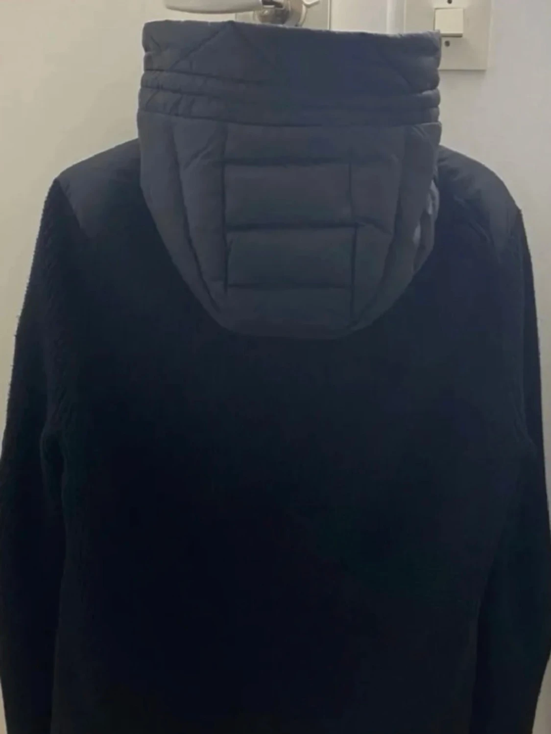 Svart pufferjacka från Moncler - 1