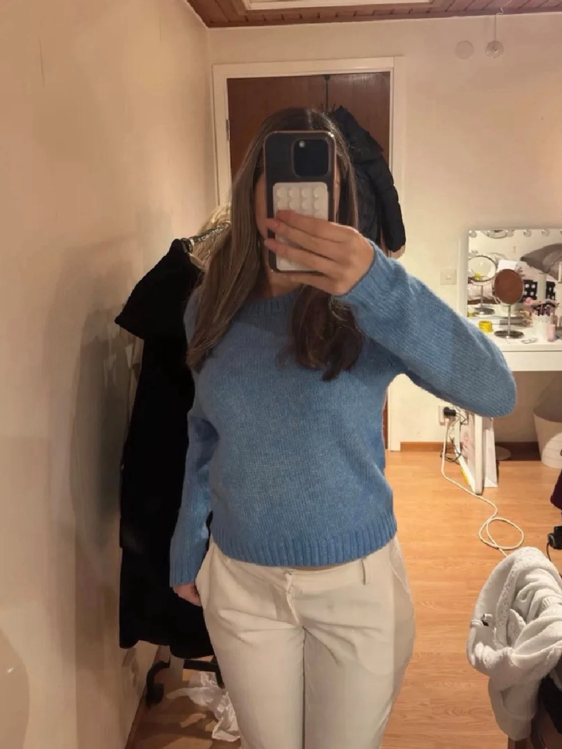 Blå stickad tröja 