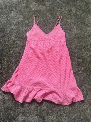 Rosa klänning - Skit söt rosa klänning som passar perfekt för sommaren😍❤️