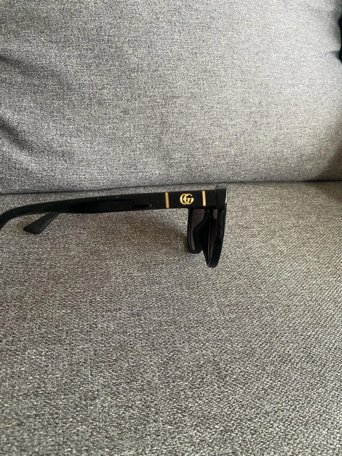 Svarta solglasögon från Gucci GG0091S - 2