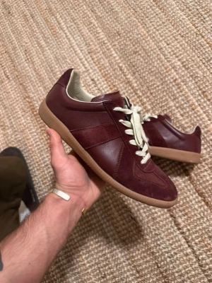 Maison Margiela Gats - Säljer nu ett par riktigt schyssta och unika gats, dem är väldigt gott skick. Storlek-42 Tveka inte att höra av dig vid frågor/intresse