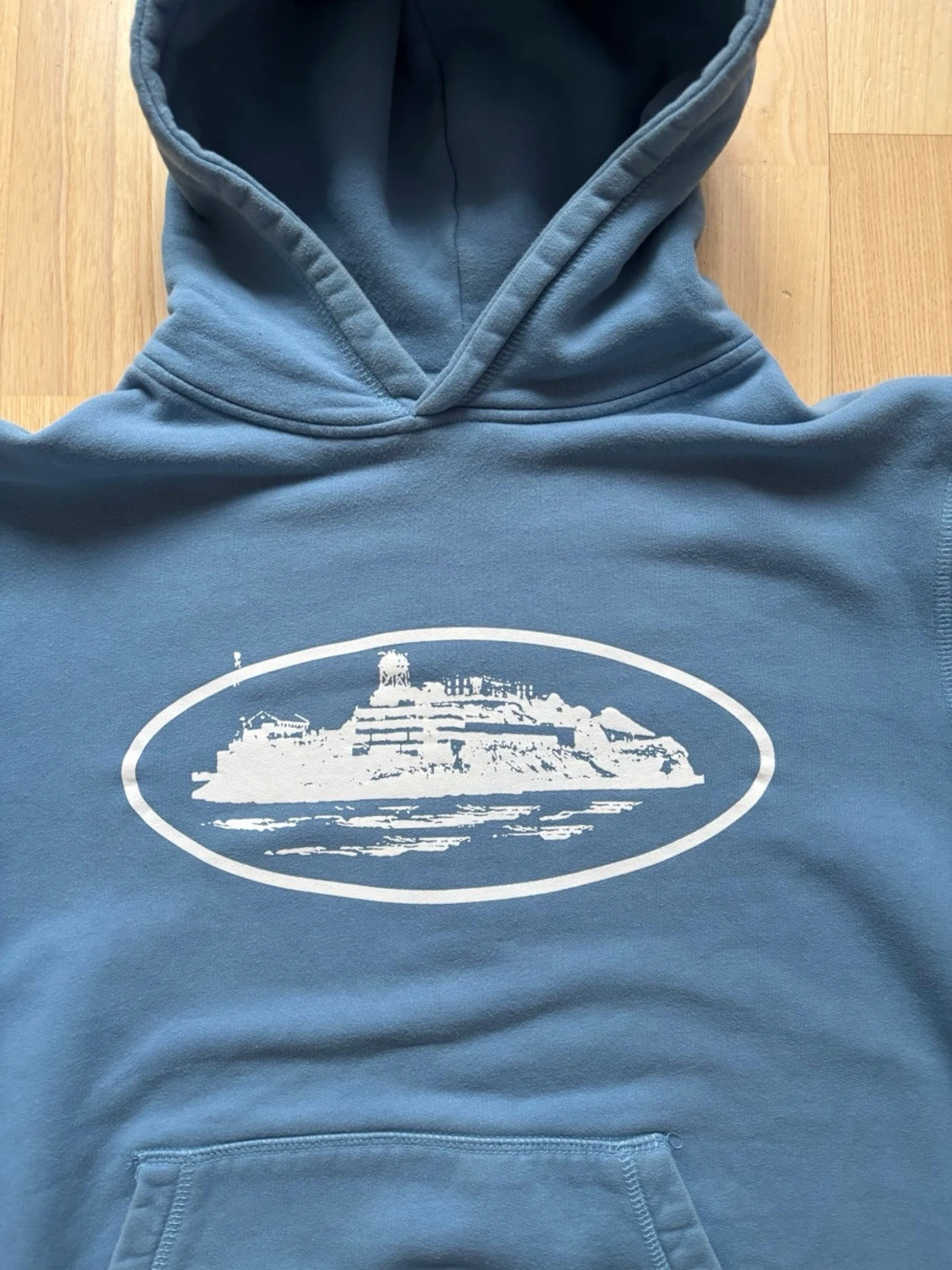 Blå hoodie från Corteiz - 1