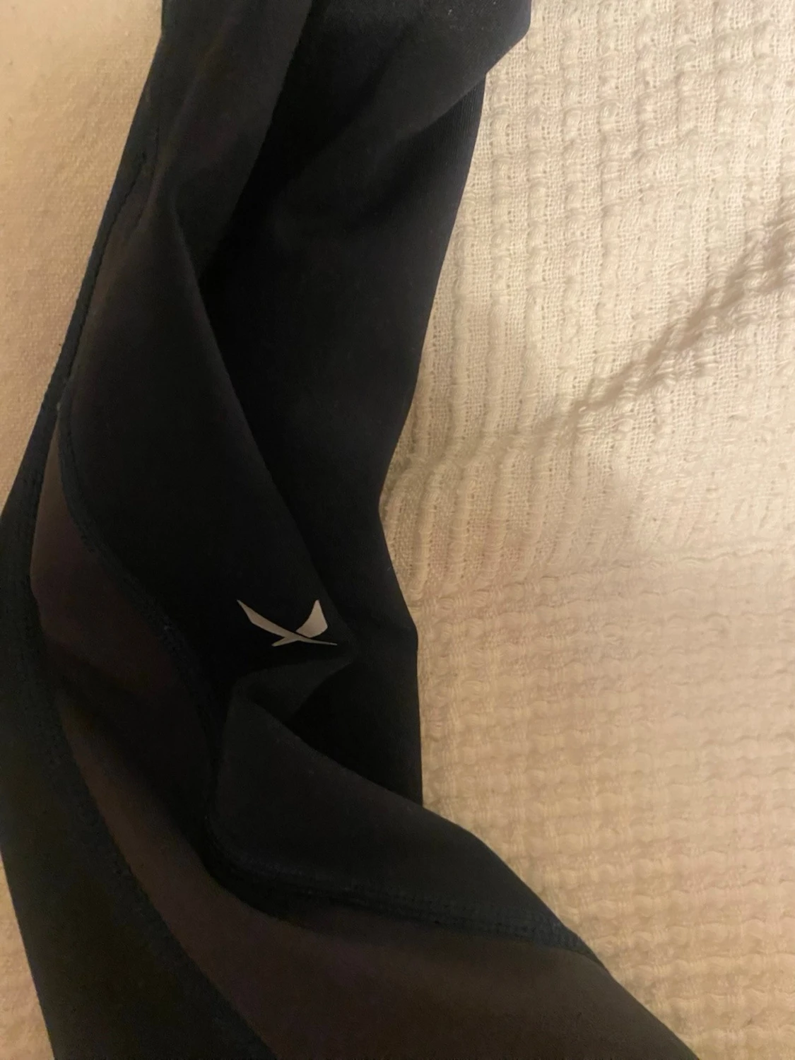 Svarta leggings från Puma med meshdetaljer - 1
