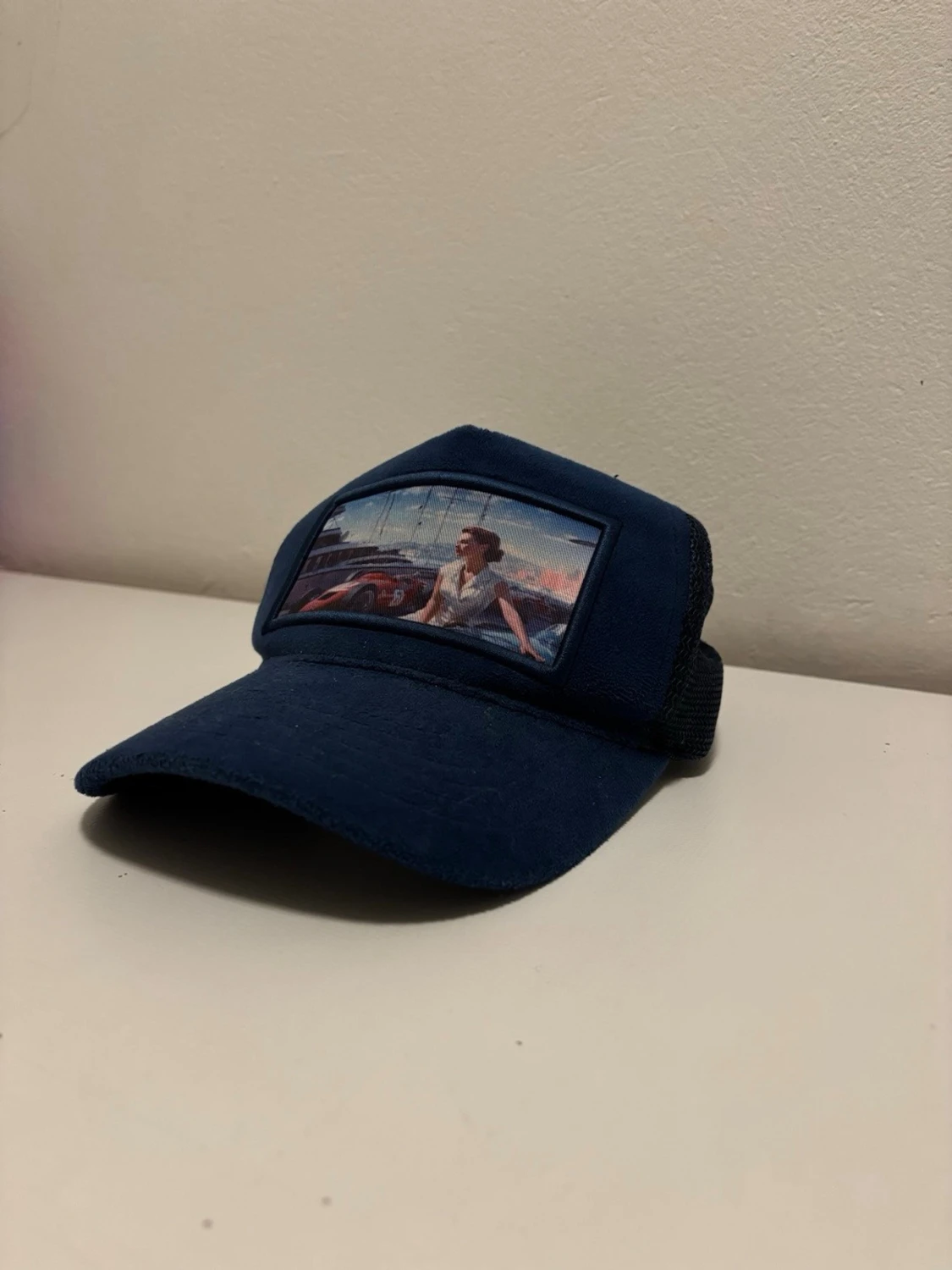 Mörkblå truckerkeps med tryck - 1