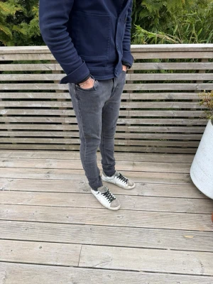 Nudie jeans - Nudie jeans - Modell:  pipe led - Storlek: W27/L30 - skick: 9/10 - Nypris runt 2000kr