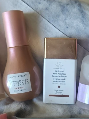 Glow recipe och Drunk Elephant  - Glow Recipe Watermelon Glow Niacinamide Hue Drops i färgen Sun Glow och Drunk Elephant bronzdrops