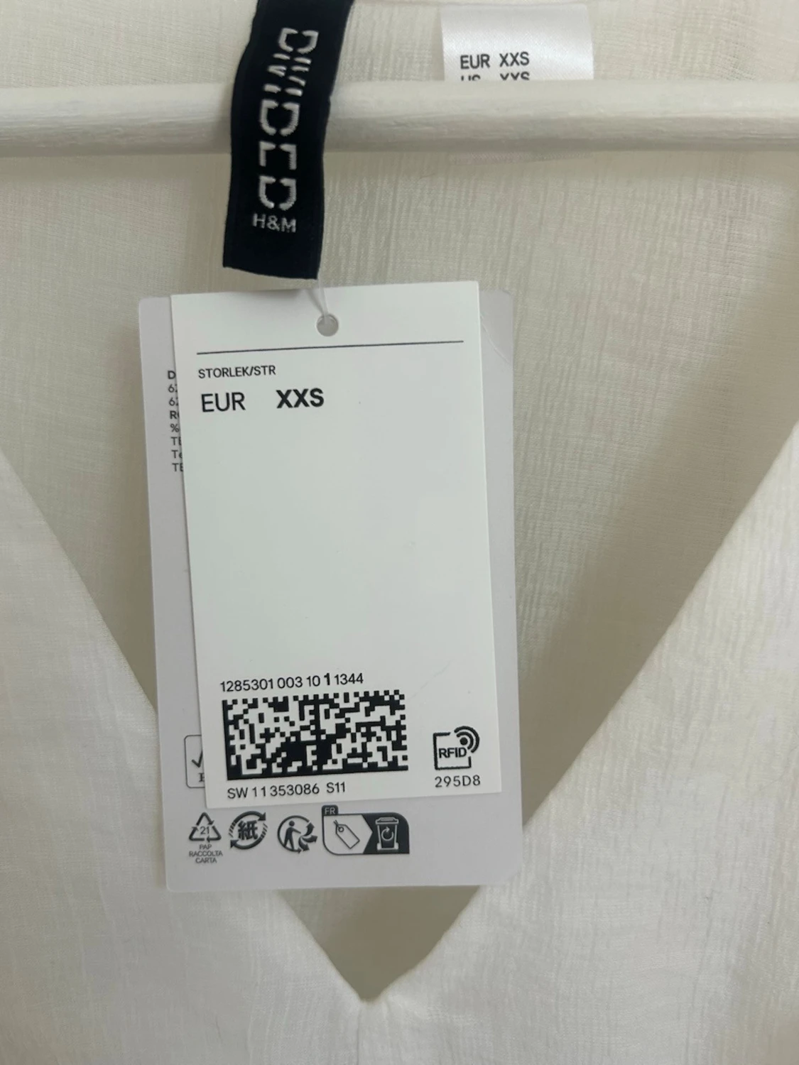 Vit volangklänning från H&M - 2