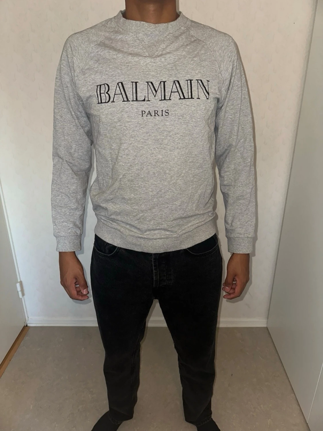 Grå sweatshirt från Balmain Paris