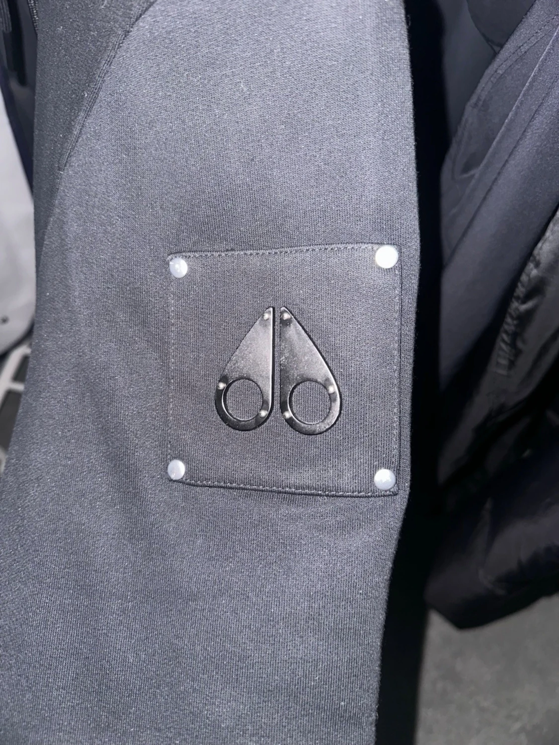 Svart hoodie från Moose Knuckles ÄKTA - 3